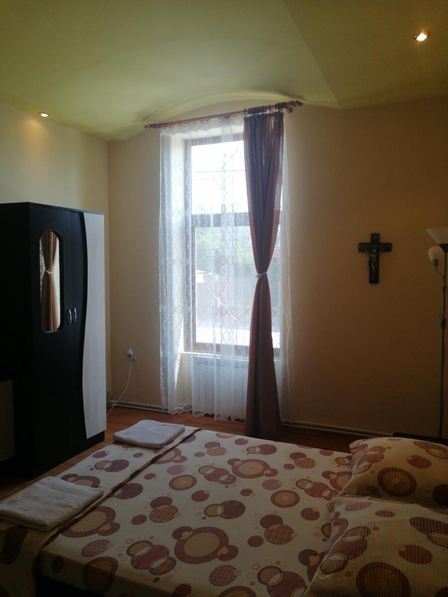 Casa Ovi Si Simo Hotel Haţeg Quarto foto